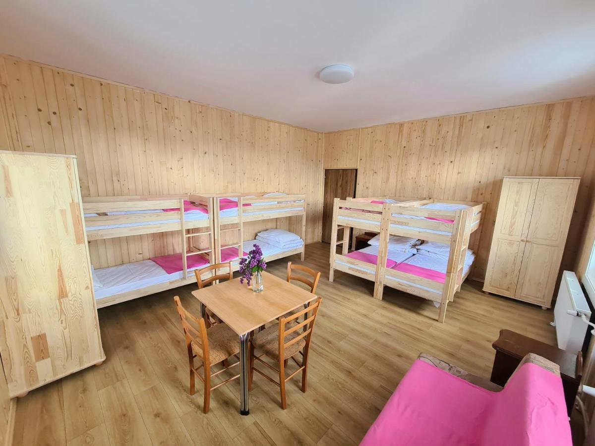 SŠvP 1. máj Hostel Tátralomnic Kültér fotó