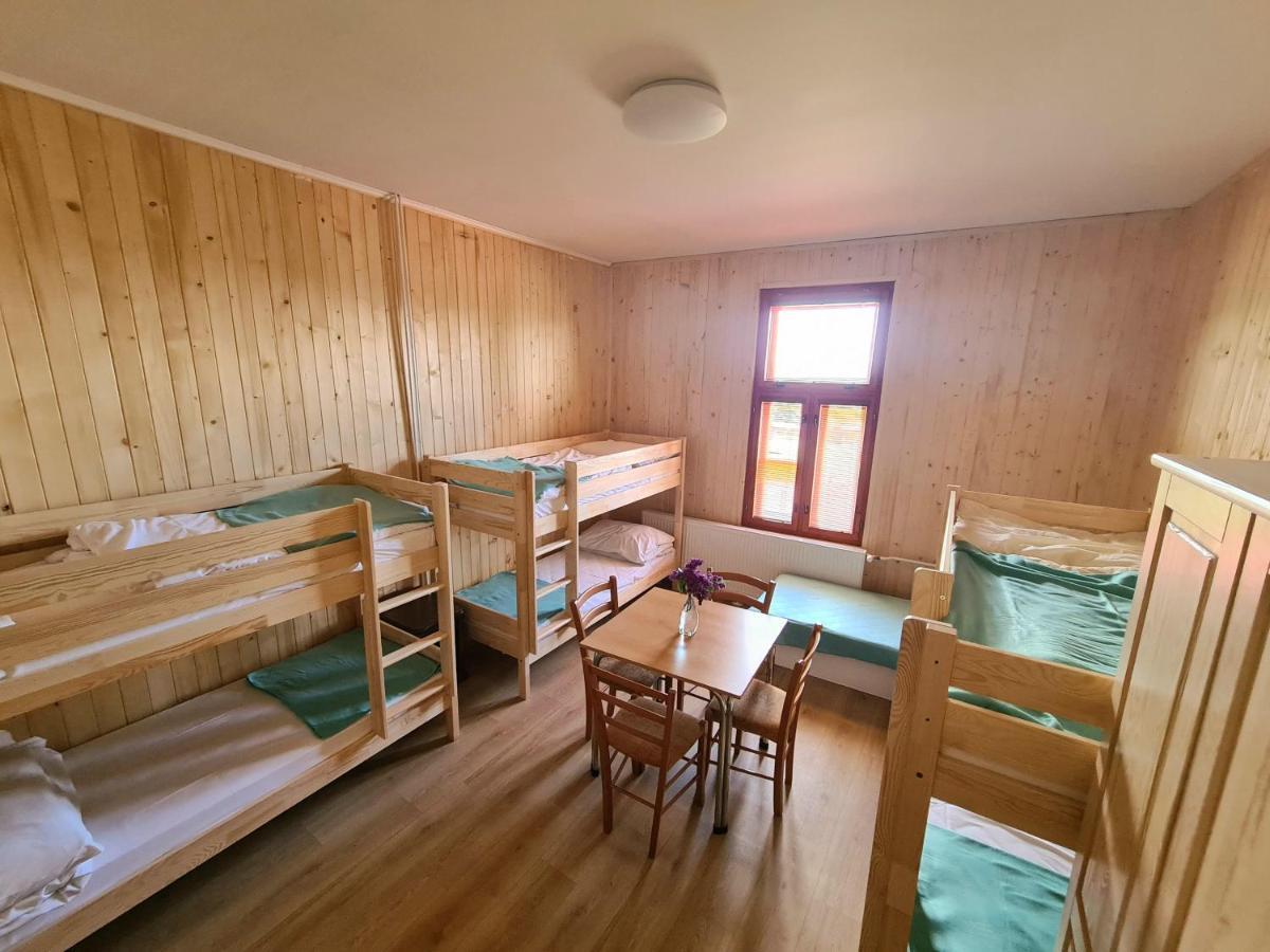 SŠvP 1. máj Hostel Tátralomnic Kültér fotó