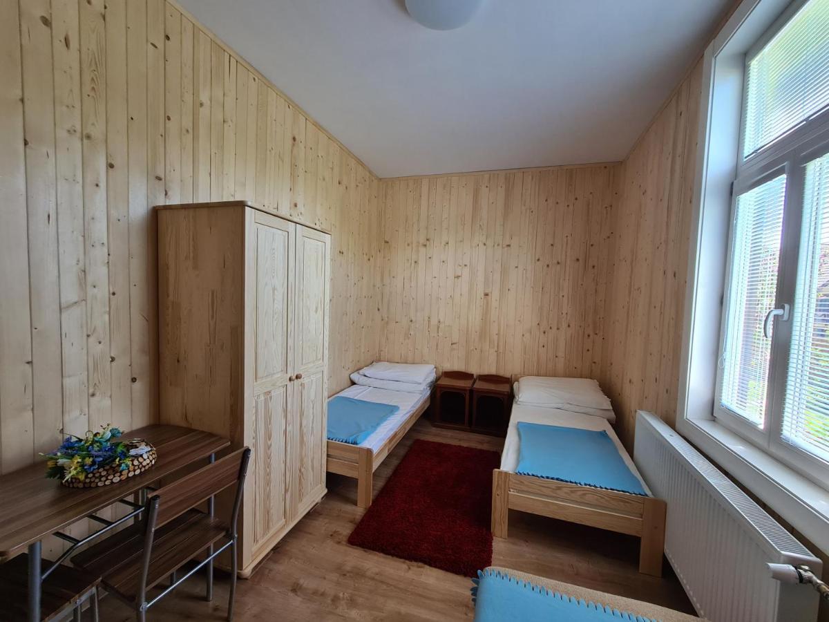 SŠvP 1. máj Hostel Tátralomnic Kültér fotó