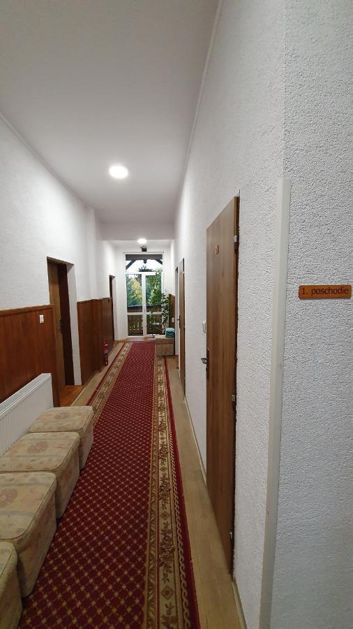 SŠvP 1. máj Hostel Tátralomnic Kültér fotó